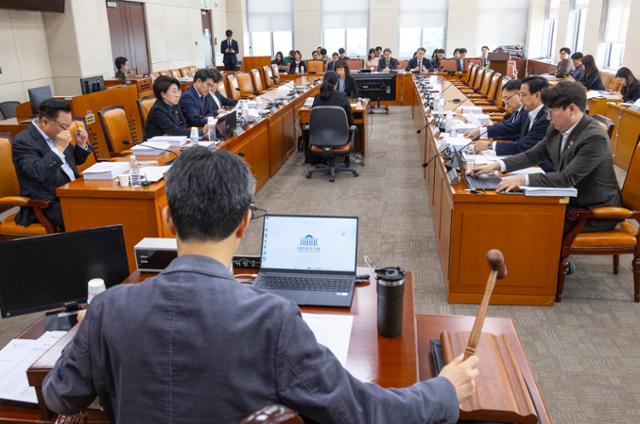 5월 1일 노동절 법정공휴일 논의 관련 보도 이미지입니다