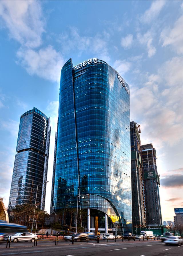 '매각 7수생' 산업은행의 아픈 손가락 KDB생명...이번에는 새 주인 찾나 - 뉴스 썸네일 이미지