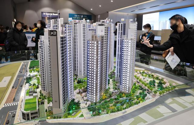 '줍줍'에 10만 쏠리고, 소형에 만점통장... 끓는 서울 청약시장 - 뉴스 썸네일 이미지