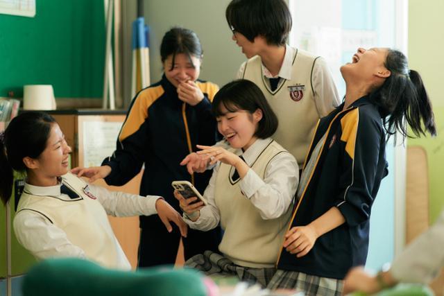 '세계의 주인' 측, 베이징국제영화제 상영 취소에 "통보받았지만 이유 ... - 뉴스 썸네일 이미지