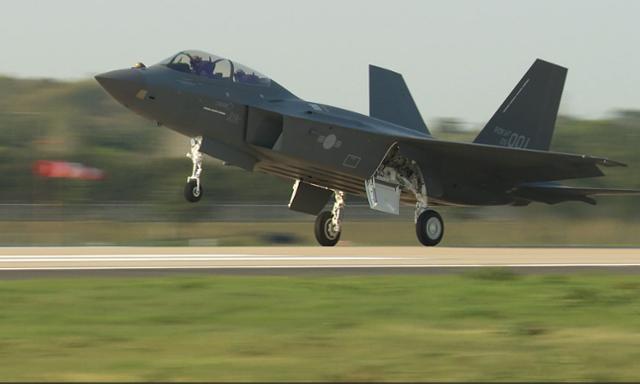 방사청, '거짓말' 의혹에 청와대 감사까지 받았지만...KF-21 탄생의 씨앗... - 뉴스 썸네일 이미지