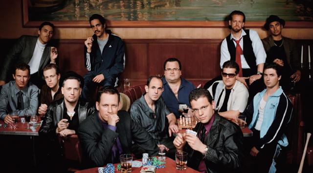 트럼프 2기 장악한 '페이팔 마피아'... 기존 방산 카르텔 대신 AI전쟁 ... - 뉴스 썸네일 이미지