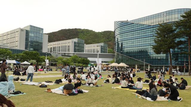DGIST, 문화 축제 '비슬사계' 개최... "캠퍼스 문화 공간 탈바꿈" - 뉴스 썸네일 이미지