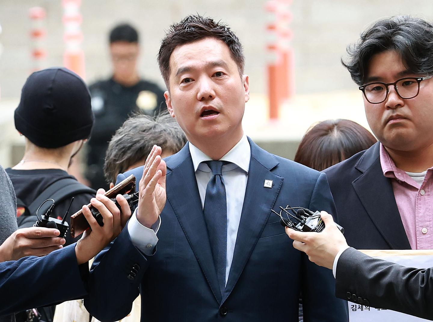 경찰, '김수현 명예훼손' 김세의 가세연 대표 검찰 송치-사회ㅣ한국일보
