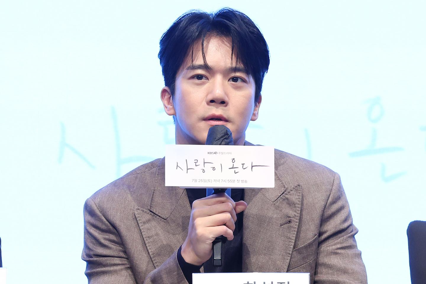 하석진 "지금은 여자친구 없어, 결혼 생각 있다" - 뉴스 썸네일 이미지