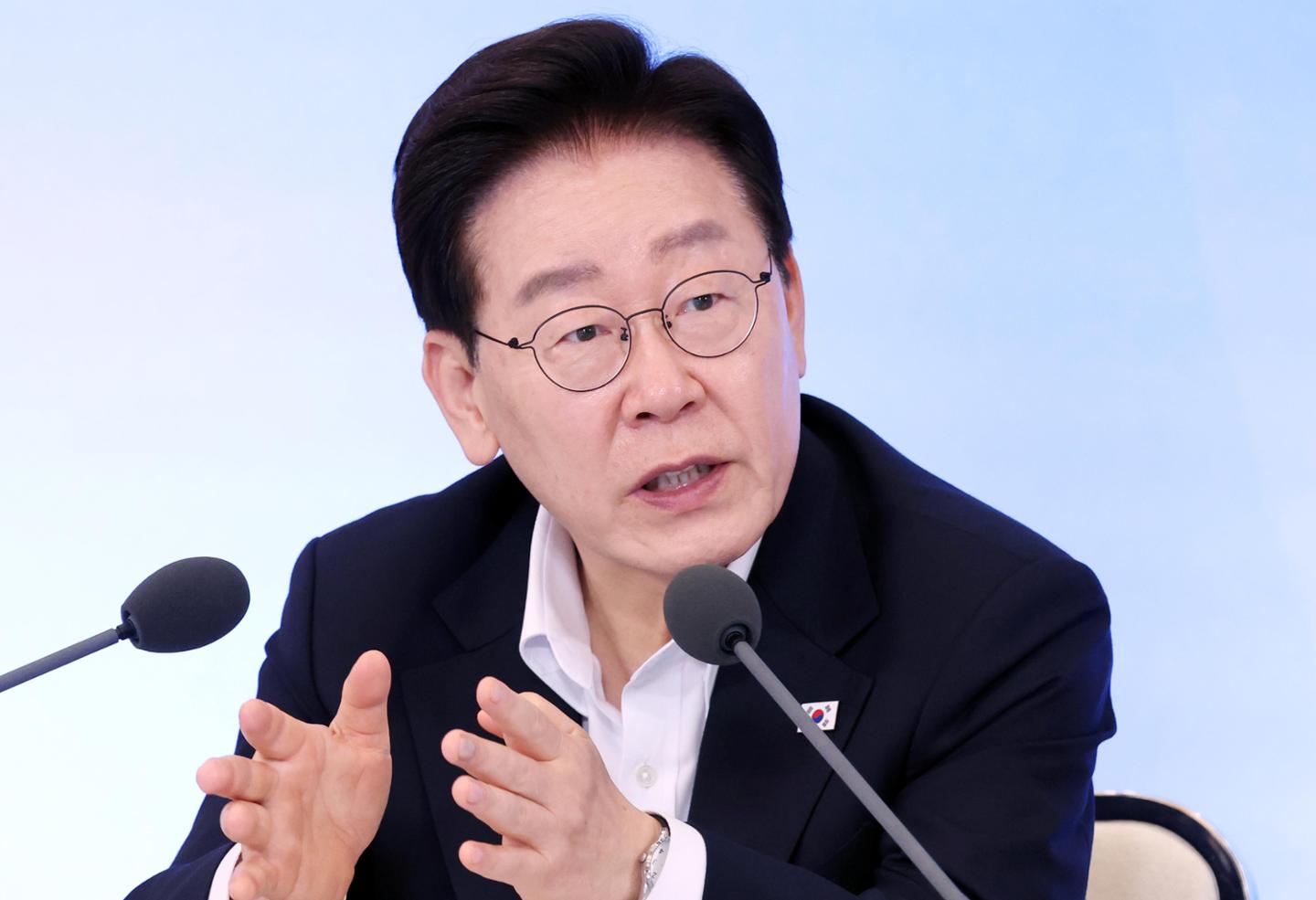 구청장 칭찬글 올렸던 대통령, 선거법 위반 혐의 벗고 불송치 마감