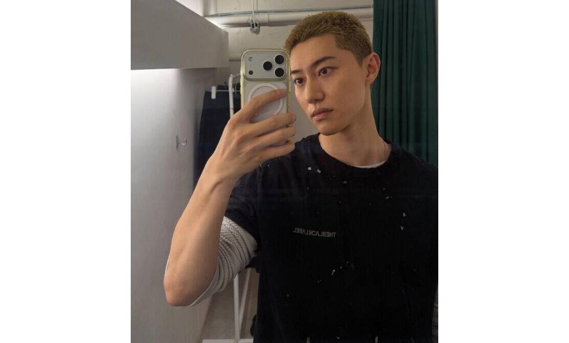 곽동연, 오늘(25일) 현역 입대... 삭발 머리 공개하며 인사 - 뉴스 썸네일 이미지