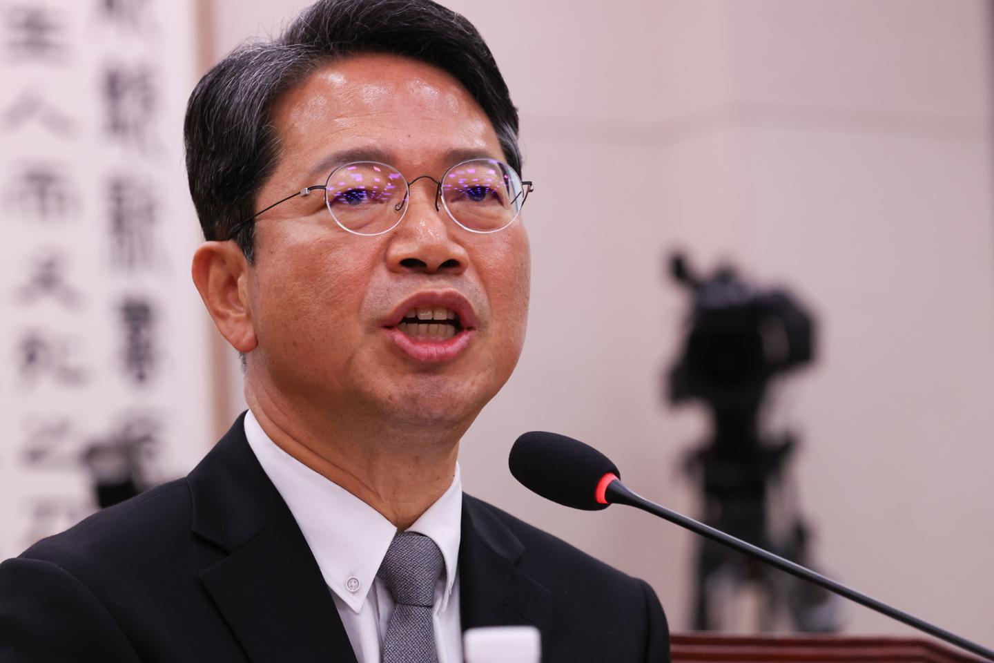의혹도 못 털고 고성만 오간 청문회… 김승원 법무장관 개각 빨간불