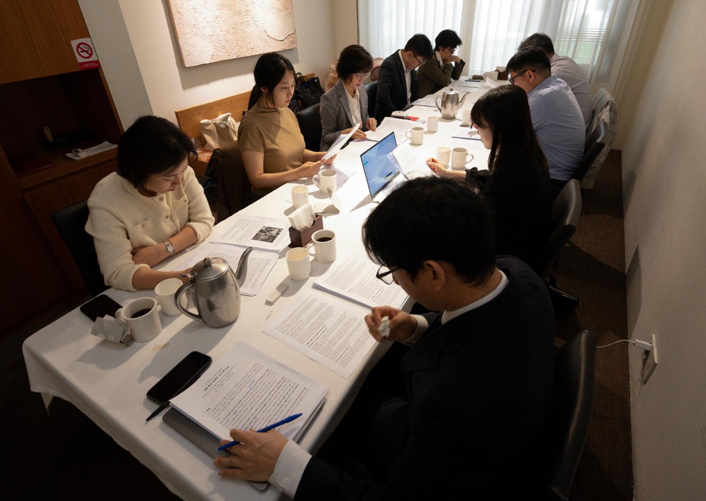 [뉴스이용자위원회] "서로 닮아가는 정치시사 유튜브 방송, 한국일보만... - 뉴스 썸네일 이미지