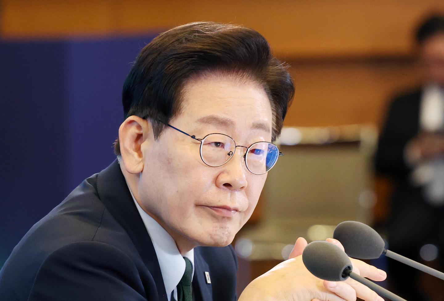 [단독] 北은 도로 폭파했는데… 李 정부, '1조5000억' 남북 도로사업 재개