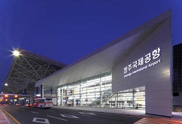 Jeju Air flight delayed over five hours after battery fire, 43 passengers leave boarding