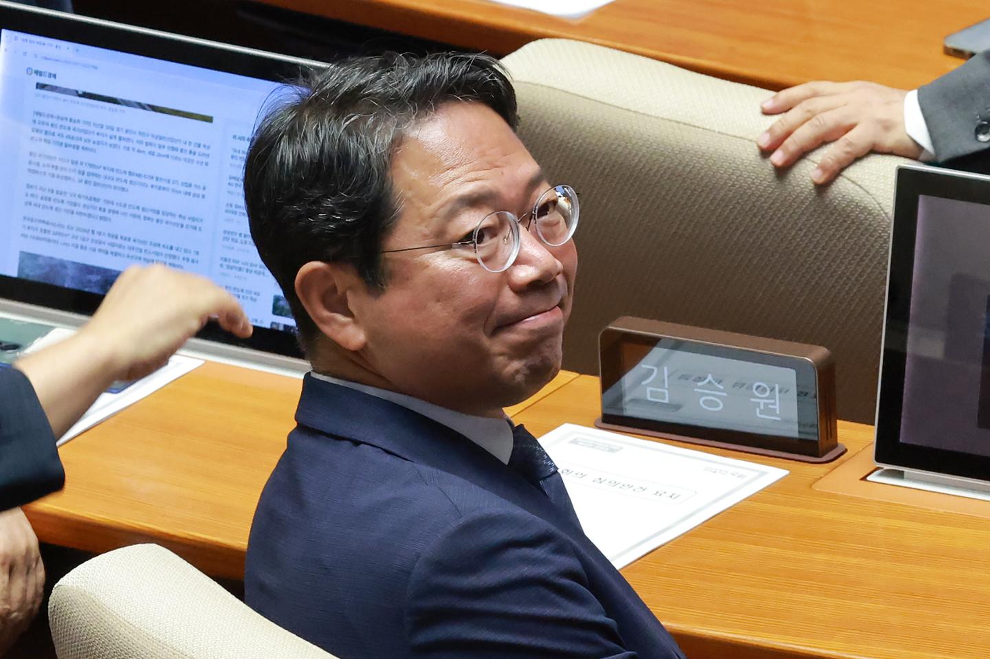 Seoul Police Take Over Lobbying Allegations Involving DP Lawmaker Kim Seung-won