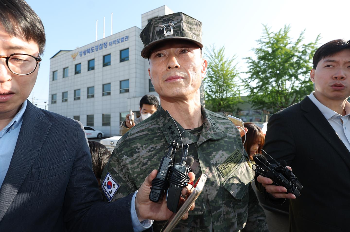장관·사단장·대대장·수사단장 한자리에?... 국회 청문회서 '대격돌' | 한국일보