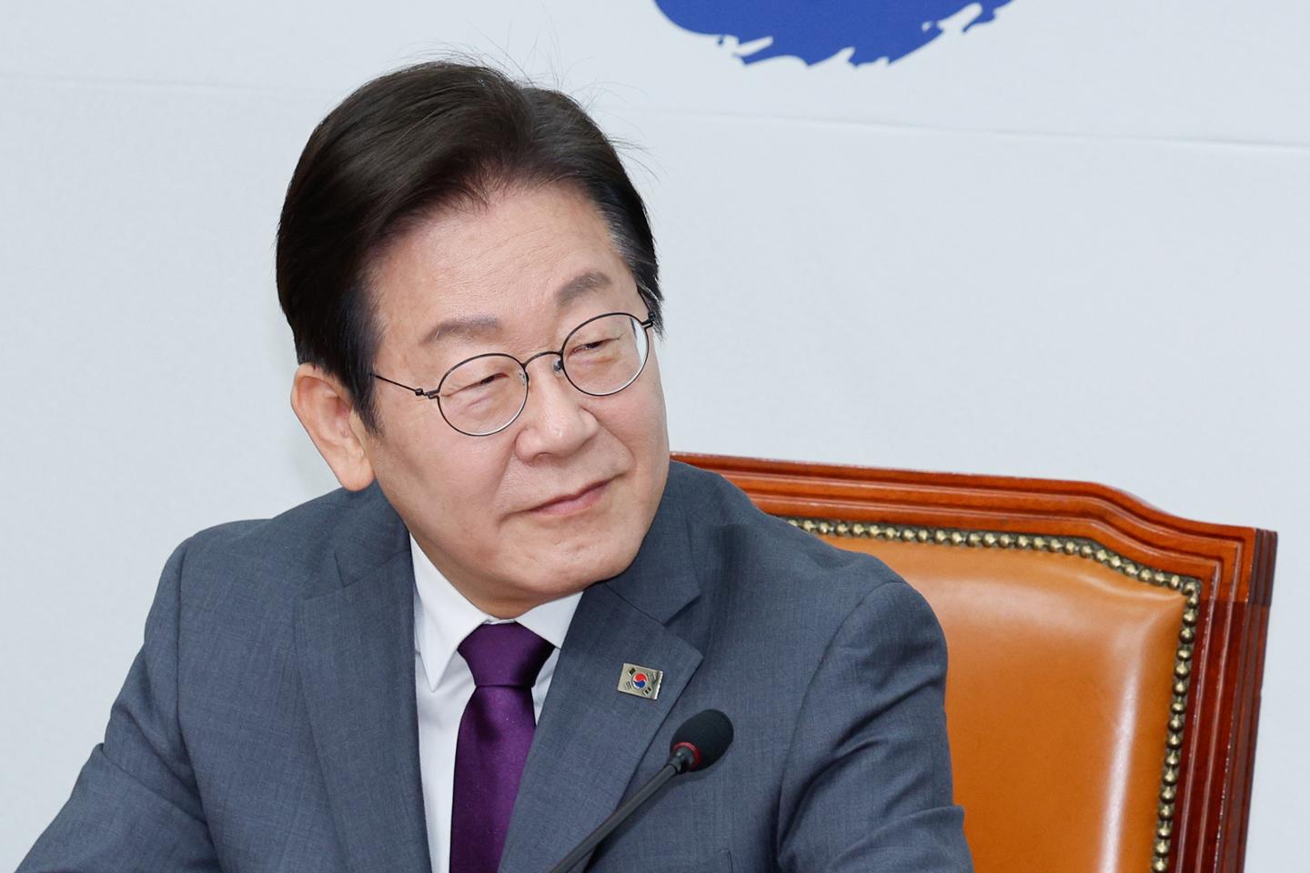 이재명 대장동 재판 증인 불출석... 재판부 다음 주 안 나오면 과태료 검토 | 한국일보 이재명 대장동 재판 증인 불출석... 또 안 나오면... 