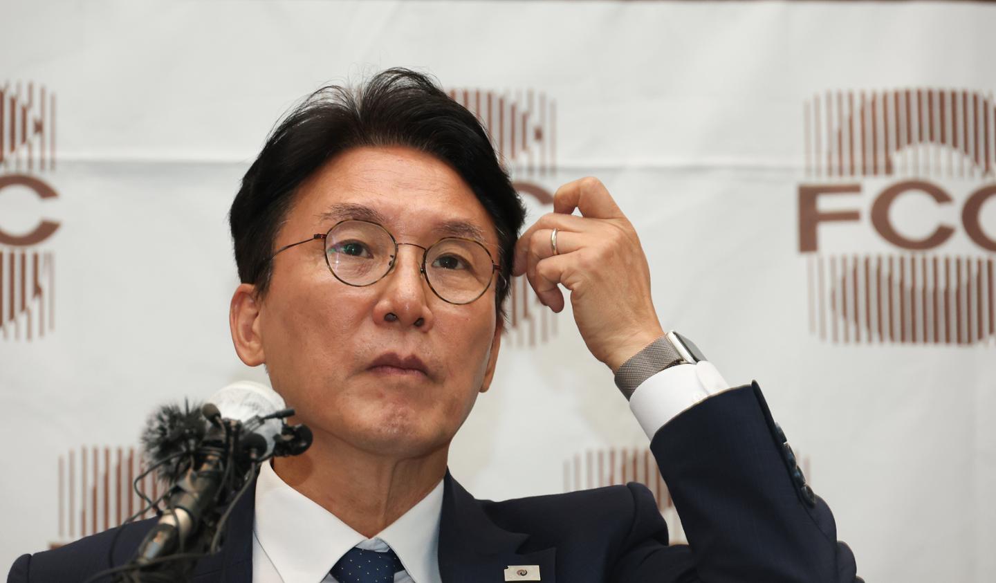 キム・ミン – サポート会長の会長でもあるが、ビジネスマンでもある