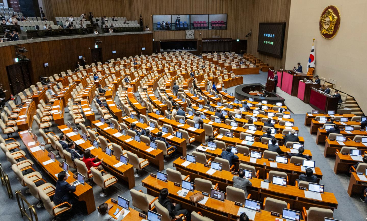 与党の1つのワンウェイブロードキャスト3の法律、持続可能ではない