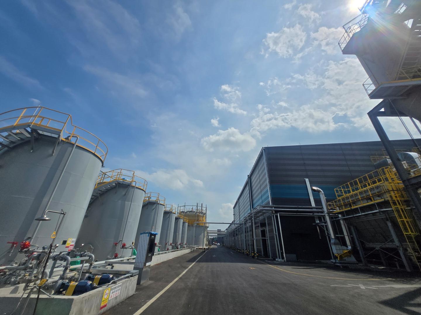 폐타이어서 열분해유와 타이어 원료 생산 - 뉴스 썸네일 이미지