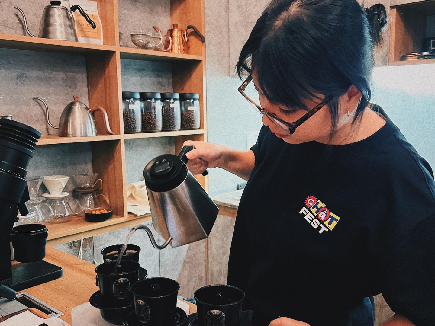 스타벅스가 '쓴맛' 본 커피의 나라 베트남...기후위기 직격탄 [아세안 속... - 뉴스 썸네일 이미지