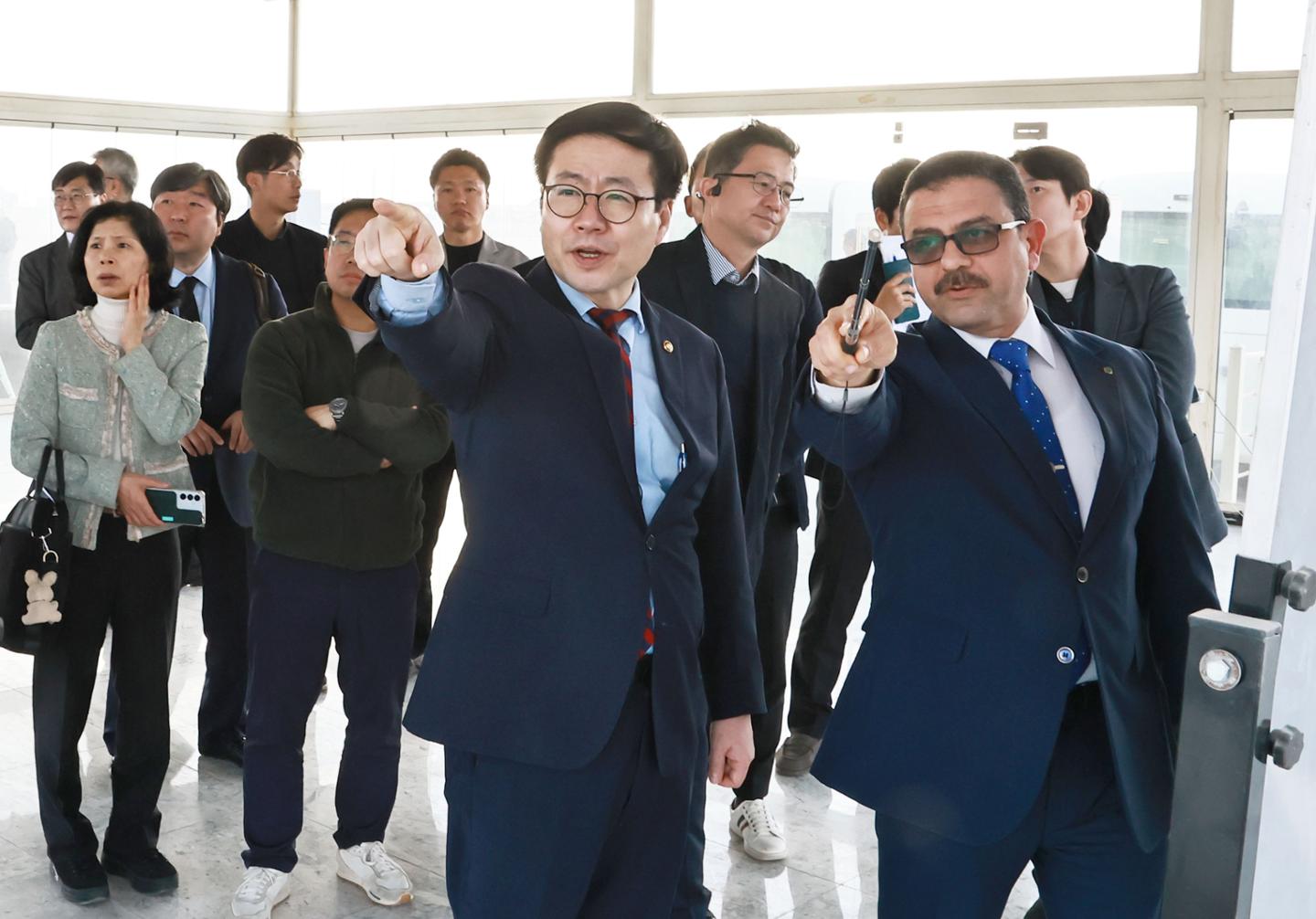 다보스포럼 출격한 여한구 본부장... "통상질서 복원에 집중" - 뉴스 썸네일 이미지