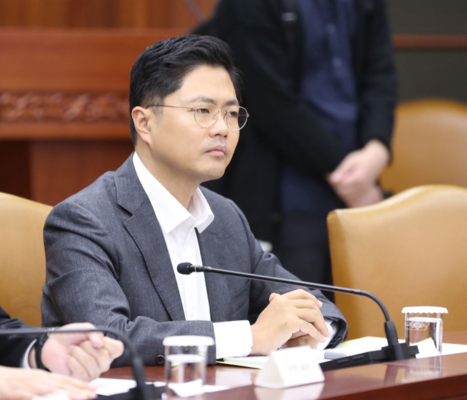 윤석열 자녀 : 靑 '조국 수사 기밀 누설한 윤석열 처벌' 청원에 윤석열 자녀 : 靑 '조국 수사 기밀 누설한 윤석열 처벌' 청원에