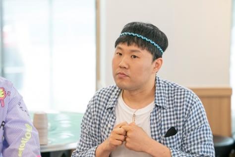 ‘밥은 먹고 다니냐’ 김용명이 아버지 임종을 보지 못한 안타까운 사연을 밝힌다.SBS 플러스 제공