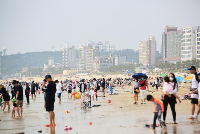 지난달 27일 주말을 맞아 피서객이 몰린 대천해수욕장. 보령시 제공