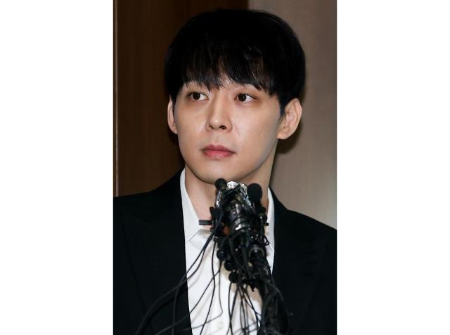 박유천이 일본과 중국의 폭우 피해 극복을 응원했다. 한국일보 자료사진