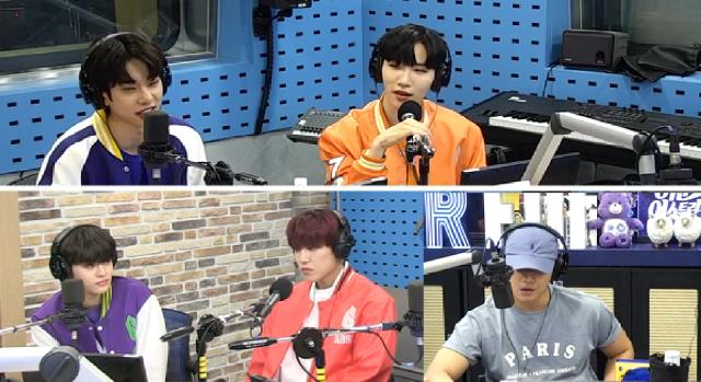 AB6IX가 SBS 파워FM '이준의 영스트리트'에서 수영에 대해 이야기했다. 보이는 라디오 캡처