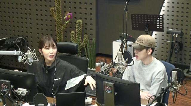 지코(오른쪽)가 KBS 쿨FM '정은지의 가요광장'에서 비에 대해 언급했다. 보이는 라디오 캡처