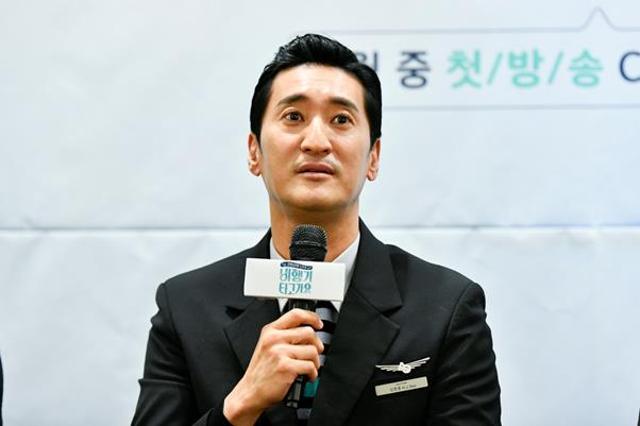 신현준 측이 "프로포폴 상습 투약 의혹은 사실이 아니며, 반박할 자료를 준비 중"이라고 밝혔다. 채널A 제공