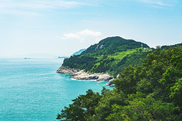 여수 금오도 비렁길1코스 신선대에서 바라본 풍경 . 한국관광공사 제공