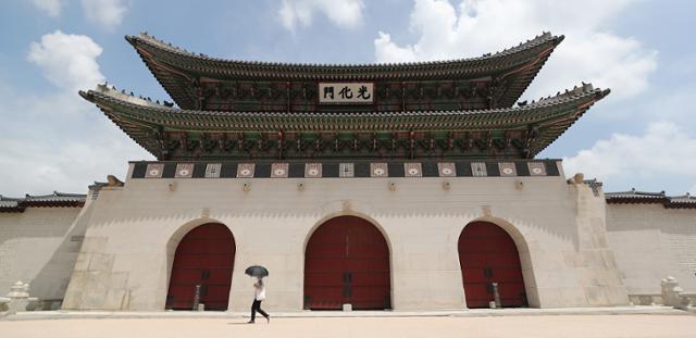 고궁박물관·경복궁 등 문화재청 소관 실내외 관람시설 재개관을 하루 앞둔 21일 오후 서울 경복궁의 정문인 광화문의 모습. 연합뉴스