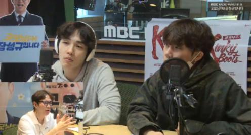 이석훈(왼쪽) 김성규가 MBC FM4U '굿모닝FM 장성규입니다'에서 서로를 칭찬했다. 보이는 라디오 캡처