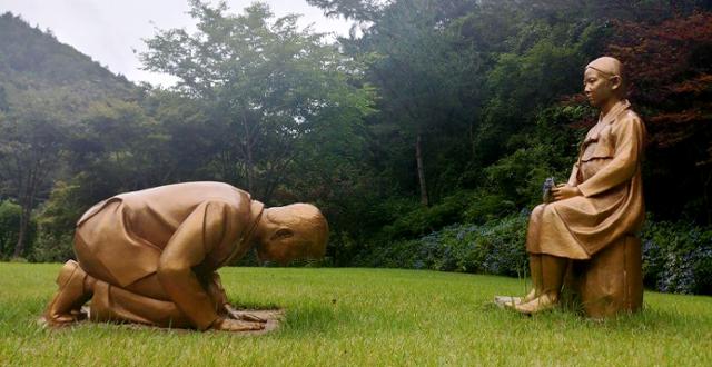 28일 강원 평창군 한국자생식물원에 설치된 '영원한 속죄' 동상. 평창=뉴스1