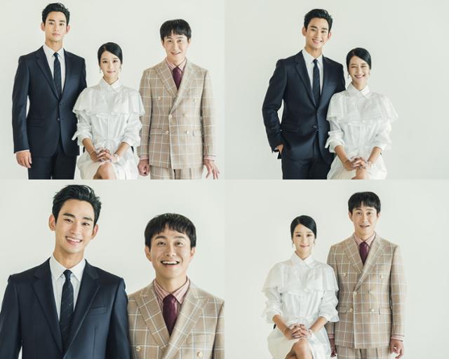 '사이코지만 괜찮아' 김수현 서예지 오정세 가족사진이 공개됐다. tvN 제공