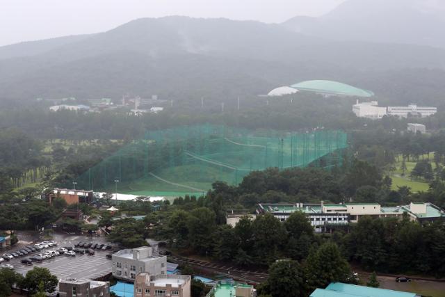 정부가 4일 수도권에 13만2000가구를 추가로 공급하는 내용을 담은 '8·4 공급 대책'을 발표했다. 사진은 5일 서울 노원구 태릉 골프장 일대. 뉴시스