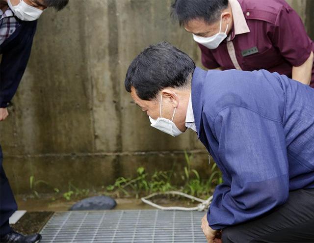 수서고속철(SRT) 운영사인 SR이 제5호 태풍 '장미' 북상에 따라 10일 비상 근무 체제에 돌입했다고 밝혔다. 사진은 태풍 '장미' 대비 수서역 점검 모습. 연합뉴스