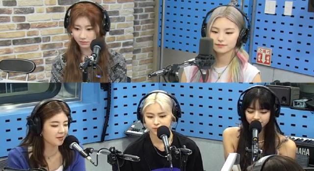 ITZY가 SBS 파워FM '최화정의 파워타임'에서 트와이스를 향한 고마움을 전했다. 보이는 라디오 캡처