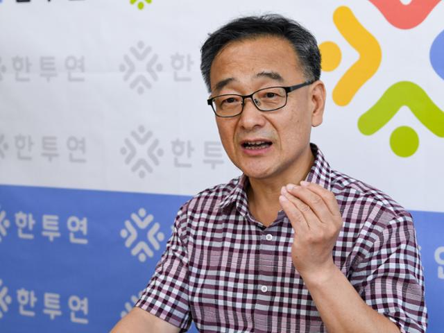 20일 서울 영등포구 소재 한국주식투자자연합회 사무실에서 정의정 대표가 국내 주식시장의 공매도 문제에 대해 지적하고 있다. 정준희 인턴기자.