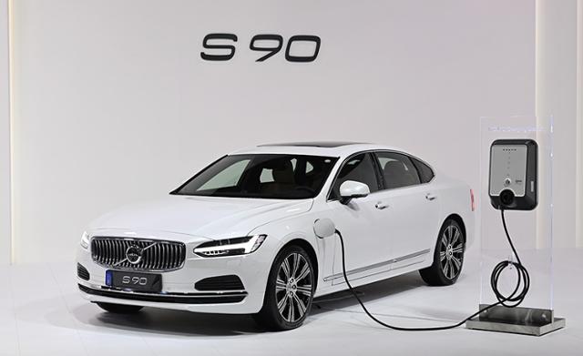 볼보 신형 S90 출시