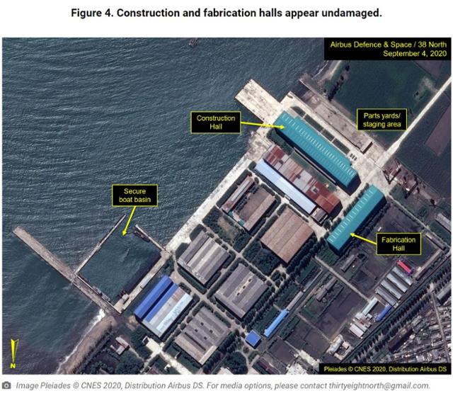 미국의 북한 전문매체 38노스는 긴 장마와 잇따른 태풍에도 북한 잠수한 건조 기지인 신포 조선소는 피해를 거의 입지 않았다고 분석했다.38노스 캡처