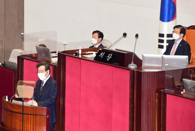 이낙연 더불어민주당 대표가 7일 서울 여의도 국회 본회의장에서 교섭단체 대표연설을 하고 있다. 뉴시스