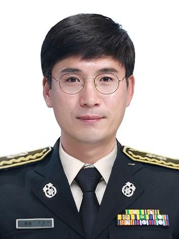 비번날 물에 빠진 학생 목숨을 구한 신상규 소방경.