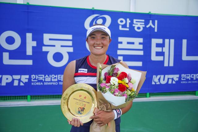 안동오픈 테니스대회 여자 단식 우승을 차지한 이은혜. 프리랜서 김도원 제공