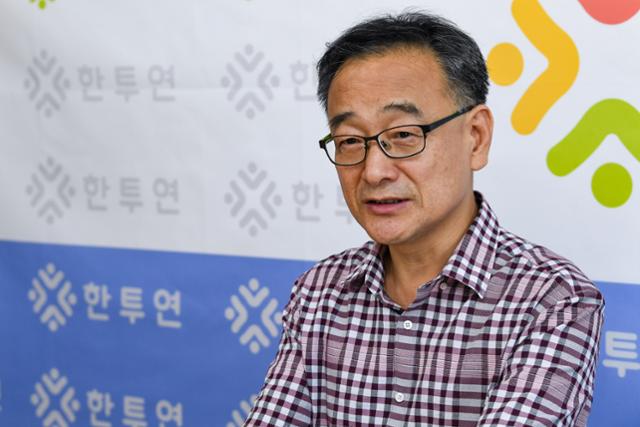 8월 19일 오전 서울 영등포구에 위치한 한국주식투자자연합회 사무실에서 정의정 대표가 현 정부의 공매도 대책을 분석하고 문제를 지적했다. 정준희 인턴기자