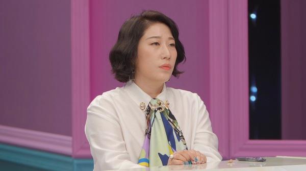 '언니한텐 말해도 돼' 김영희가 결혼 비하인드 스토리를 공개한다.SBS 제공