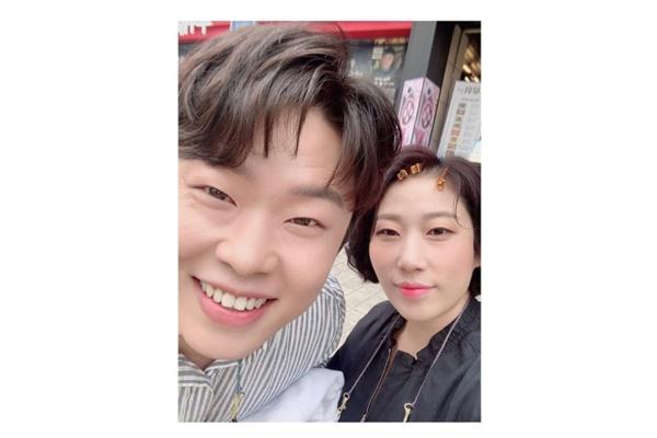 김영희가 예비신랑 윤승열과 훈훈한 일상을 공개했다. 김영희 SNS 제공