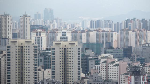 16일 오후 서울 목동 일대 아파트 단지 모습. 연합뉴스