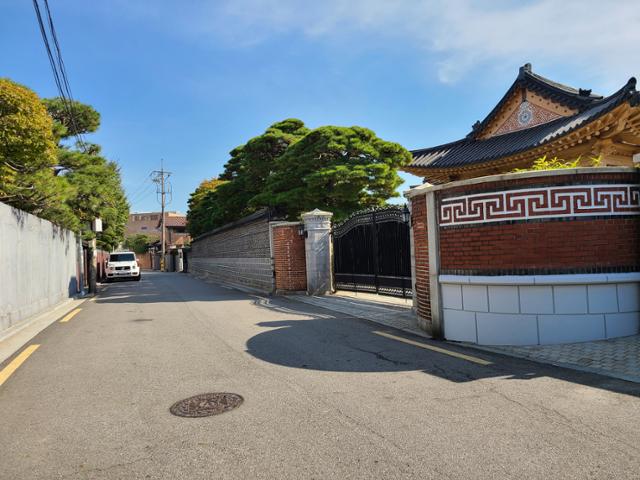 25일 오전 고 이건희 삼성전자 회장이 생전 업무를 보던 서울 용산구 이태원동 승지원의 모습. 박지영 기자