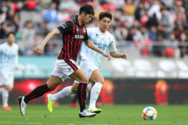 FC서울 김남춘(왼쪽)이 30일 극단적 선택을 한 것으로 확인됐다. 프로축구연맹 제공